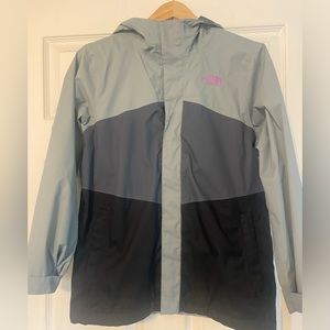 The North Face girls Full Zip Color Block Raincoat - size L